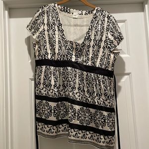 White House black market top